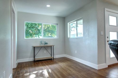 2811 Cook St, Denver CO  80205-5012 exterior