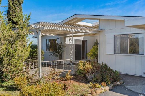 5315 Gilchrist Rd, Sebastopol, CA 95472-6324