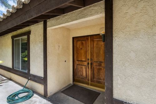 1921 Arroyo Dr, Riverside CA  92506-1610 exterior