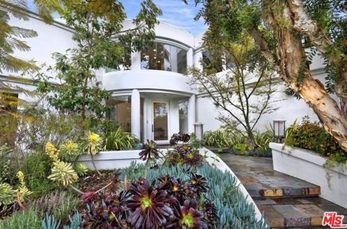 4139 Vicasa Dr, Calabasas, CA 91302-1874