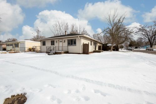 7401 Randy Rd, Rockford, IL 61115-3043