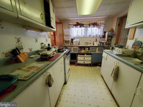 63 Gentian St, Browns Mills, NJ 08015-4216