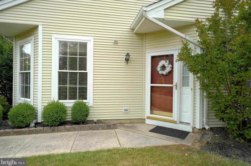 175 Meadowlark Dr, Trenton NJ  08690-3545 exterior