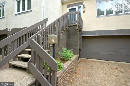 16 Exeter Ct, Princeton NJ  08540-7046 exterior