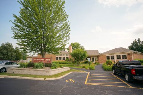 454 Esselen Ct, Carol Stream IL  60188-9216 exterior