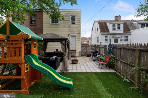 6110 Hegerman St, Philadelphia PA 19135-2805 exterior