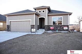2270 Placid Lake Dr, Omaha, NE 68046-3312