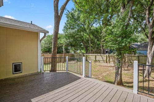 2811 Firecrest Dr, Austin TX  78748-5127 exterior