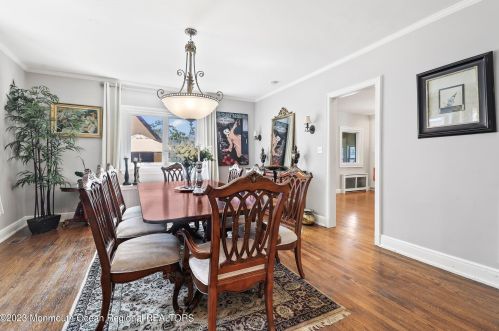 302 2nd Ave, Tinton Falls NJ  07712-6132 exterior