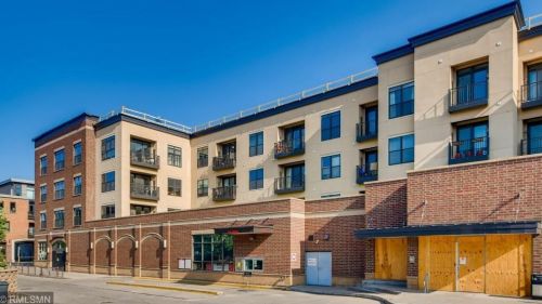 15 Franklin Ave, Minneapolis MN  55404-4476 exterior