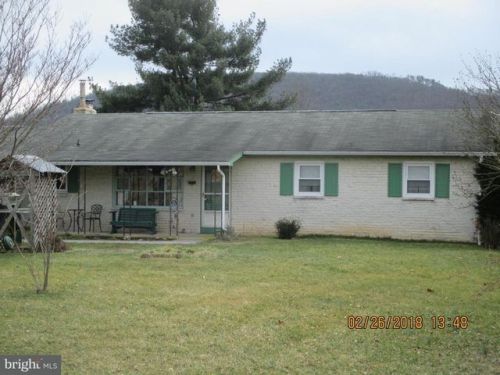 36 Yellowbreeches Rd, Carlisle PA  17015-9174 exterior