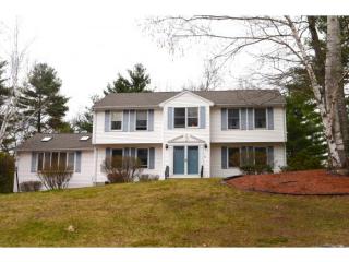 30 White Plains Ave, Londonderry, NH 03053-4608