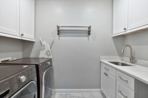 800 Lake Summit Dr, Atlanta GA  30342-1975 exterior