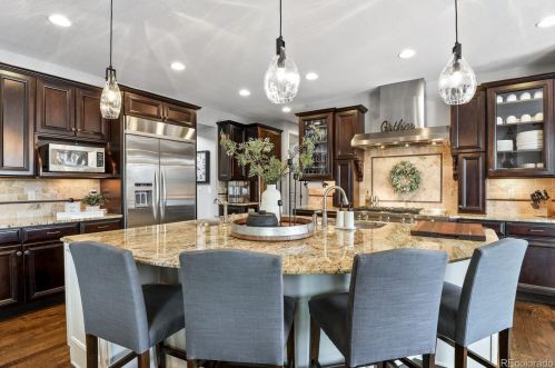 6374 Kewaunee Way, Aurora CO 80016-4310 exterior