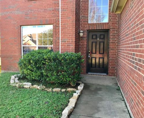 413 Mystic River Trl, Fort Worth TX  76131-4554 exterior