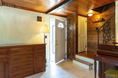 197 Echo Ave, Edison, NJ 08837-2632