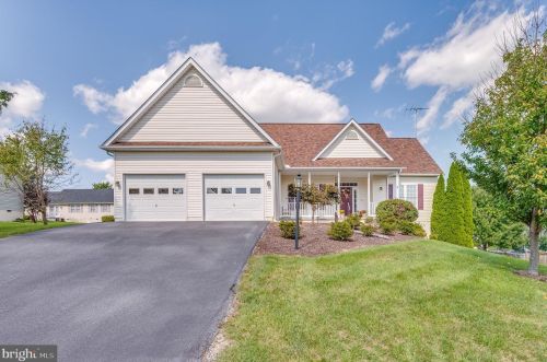106 Marietta Ln, Falling Waters, WV 25419-4667