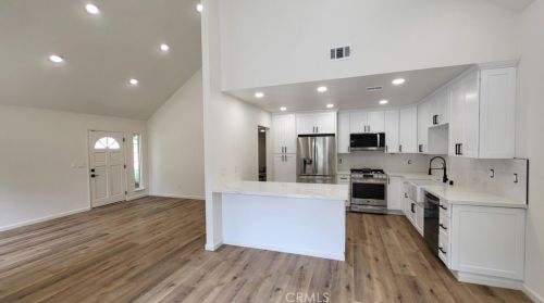 1991 Suntree Ln, Simi Valley, CA 93063-4164