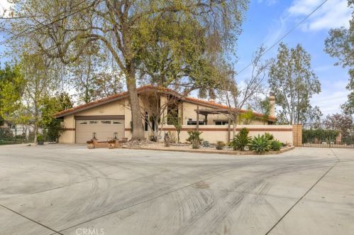 31012 Sunset Dr, Redlands, CA 92373-7643