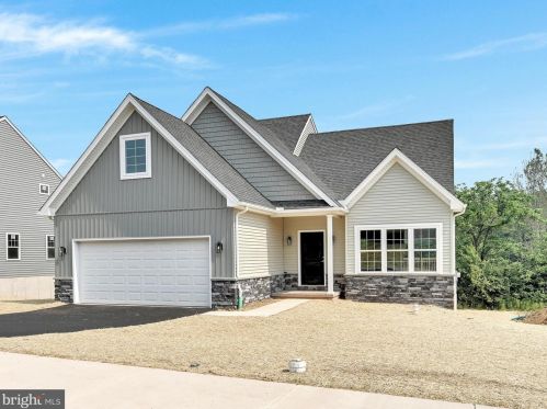 68 Mohler Church Rd, Ephrata, PA 17522-9274