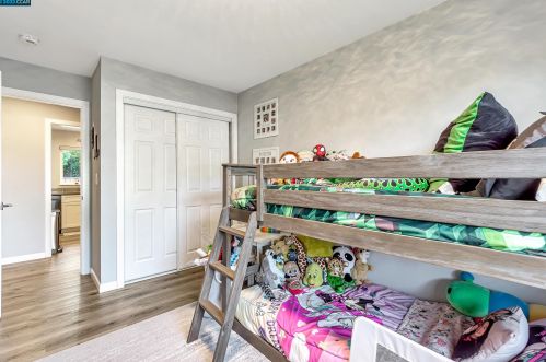 1980 Gilardy Dr, Concord CA  94518-3214 exterior