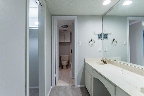 808 Clarissa Pl, Garland TX 75040-5943 exterior