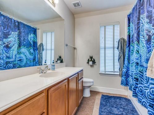 4401 Bay Vly Dr, Garland TX  75043-1874 exterior