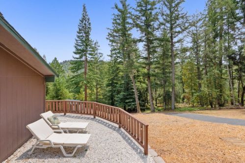 131 Dorrance Rd, Big Basin, CA 95006-8661