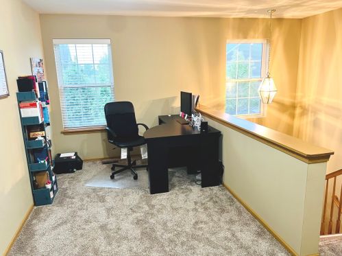 146 Goldenhill St, Carol Stream IL  60188-1303 exterior