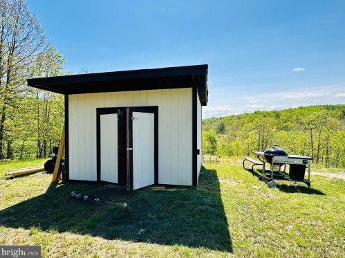 2270 Kerns School Rd, Springfield WV  26763 exterior