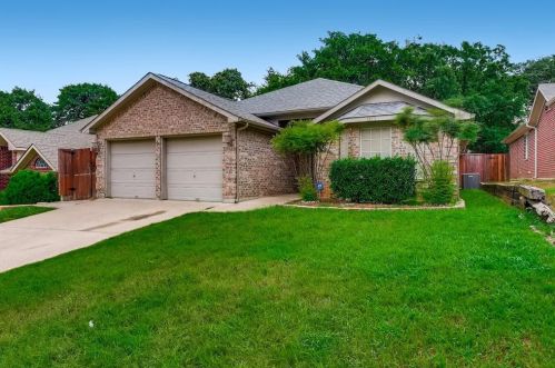 1513 Pacific Pl, Fort Worth, TX 76112-4613