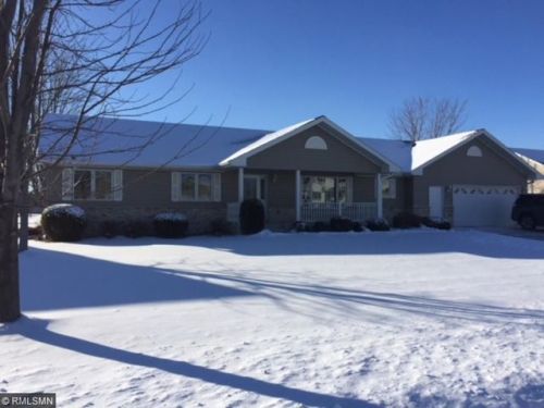 911 Maplewood Ave, Litchfield, MN 55355-4515