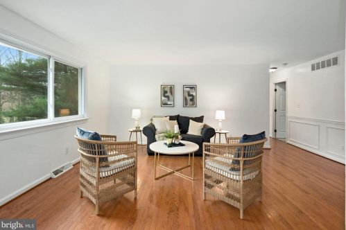 2120 Round Hill Rd, Fallston, MD 21047-1433