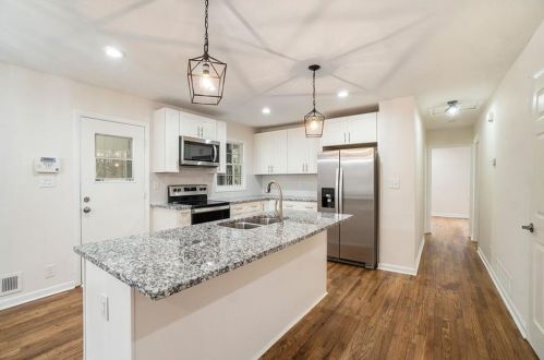 830 Magna Carta Dr, Atlanta GA  30318-6060 exterior
