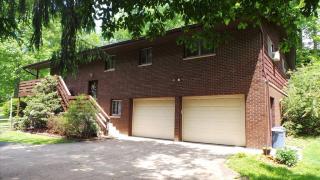 611 Seneca Hills Dr, Elkview, WV 25071-7694