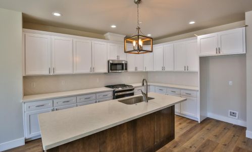 9657 Webb St, Elk Grove, CA 95624-2422