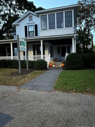 104 Church St, Torrington, CT 06790-5221
