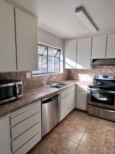 1555 Springville Way, Turlock CA 95380-2594 exterior