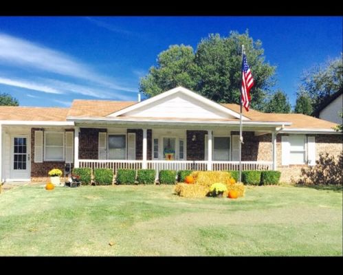 121 Evergreen Dr, Anna, IL 62906-2124