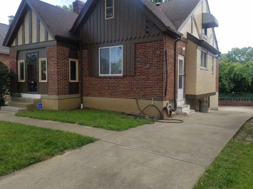 6720 Hampton Dr, Cincinnati, OH 45236-3935