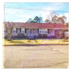 381 Sunset Dr, Lexington, TN 38351-1635