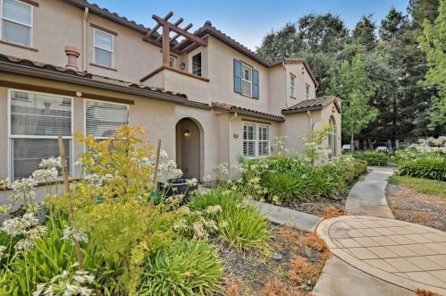 8146 Crystal Walk Cir, Elk Grove, CA 95758-8079