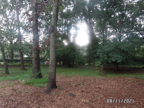 4556 Brandon Dr, Lilburn, GA 30047-4755
