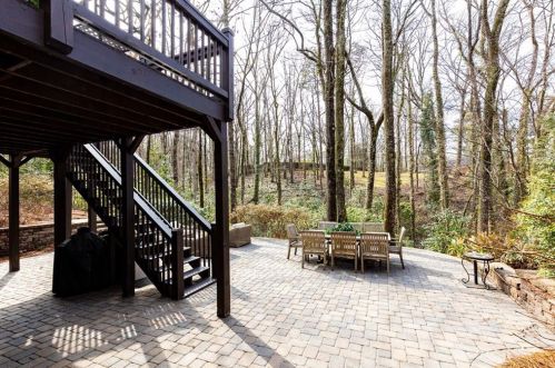 700 Glengate Pl, Atlanta GA  30328-7257 exterior