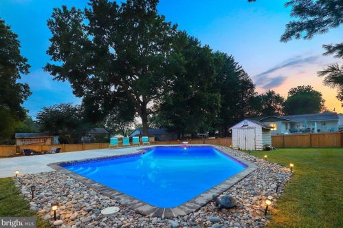 7302 Aspen Ct, Middletown MD  21769-7605 exterior