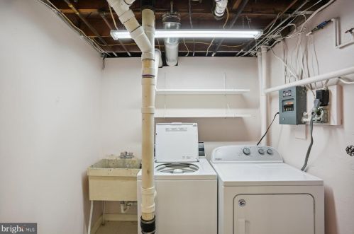 903 Kerwin Rd, Silver Spring MD 20901-1752 exterior