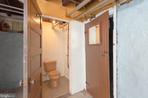 335 Ruby St, Lancaster PA  17603-5165 exterior