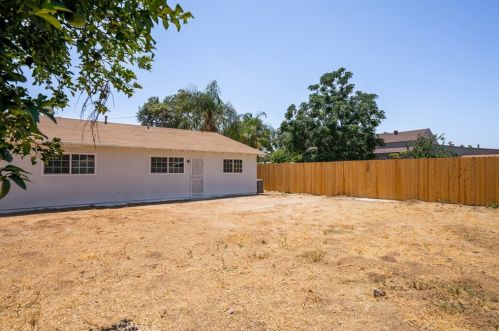 7415 Lincoln Ave, Riverside CA  92504-4623 exterior