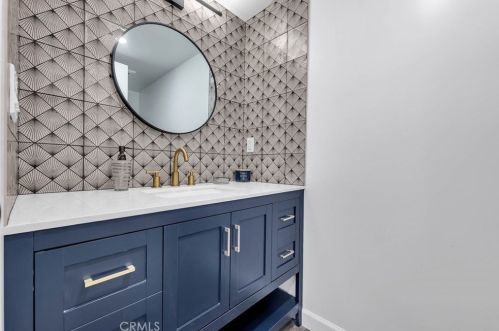 3586 Lathrop Ave, Simi Valley CA  93063-1119 exterior