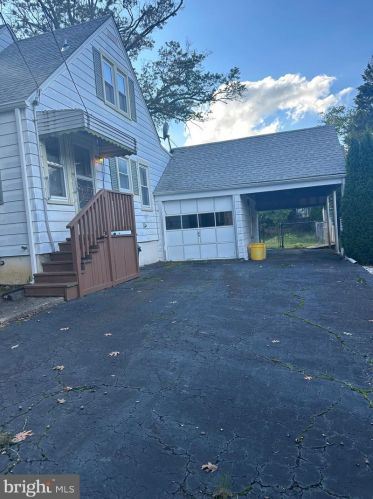 621 Concord Cir, Trenton, NJ 08618-2430